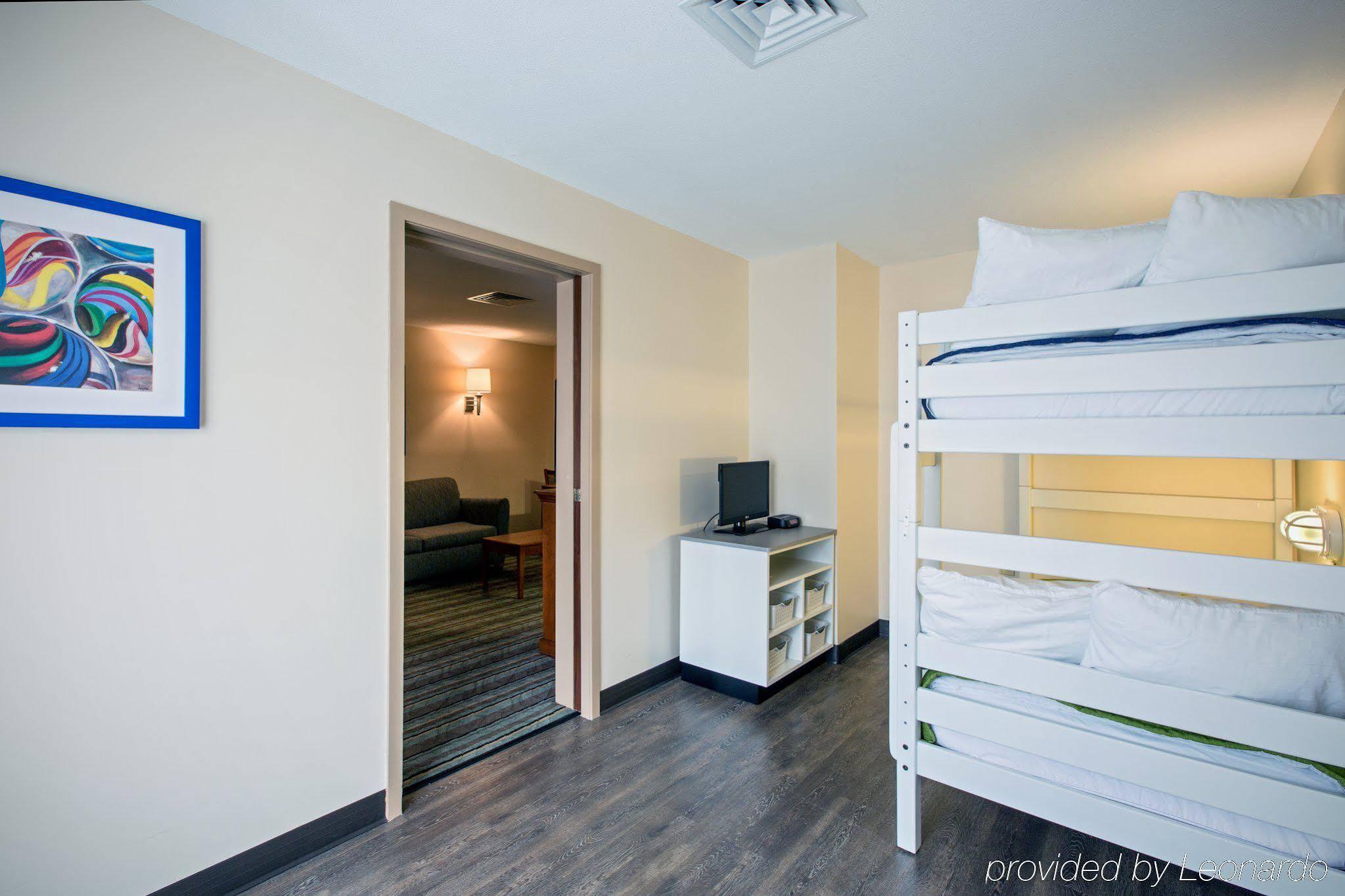 Holiday Inn Express & Suites Salamanca, An Ihg Hotel Экстерьер фото