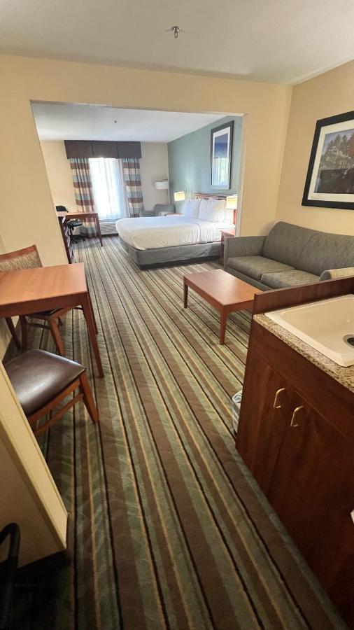 Holiday Inn Express & Suites Salamanca, An Ihg Hotel Экстерьер фото
