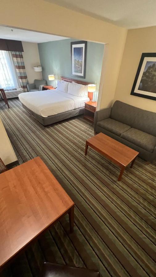 Holiday Inn Express & Suites Salamanca, An Ihg Hotel Экстерьер фото